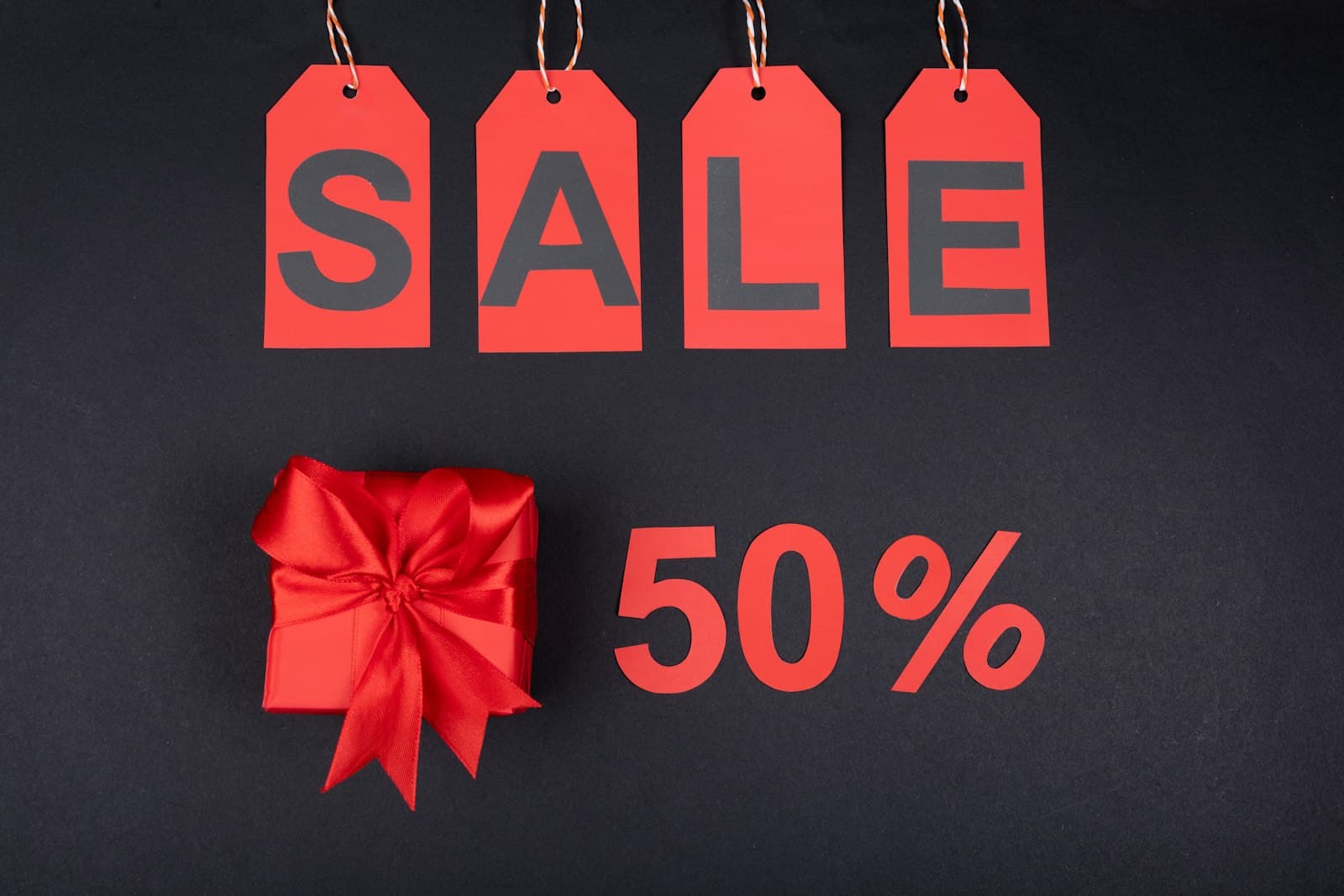 Weekend discount campaign banner